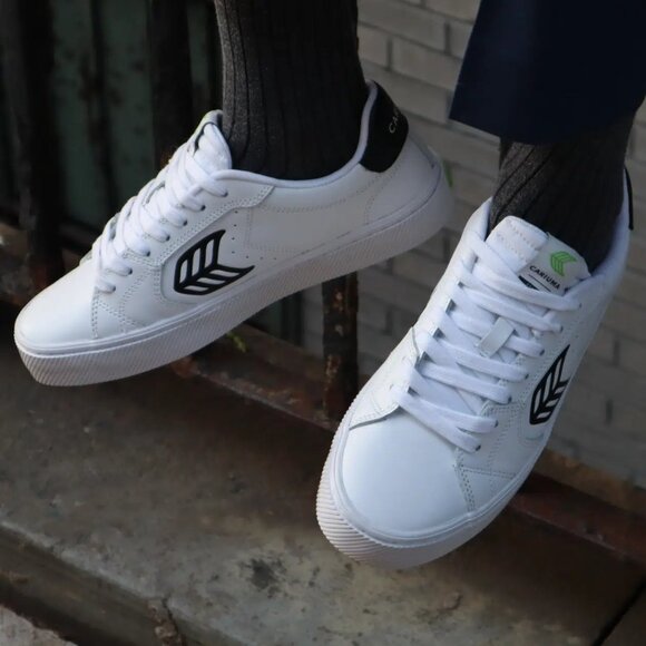 Cariuma Salvas White and Black Sneakers Size 11 NWOT